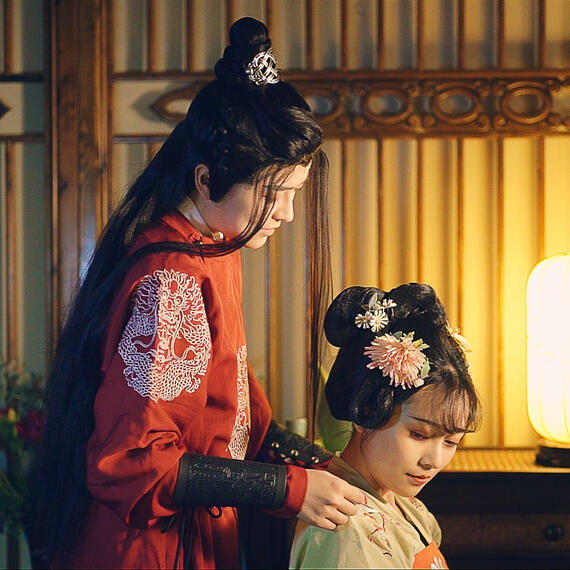 Female Bodyguard x Runaway Princess